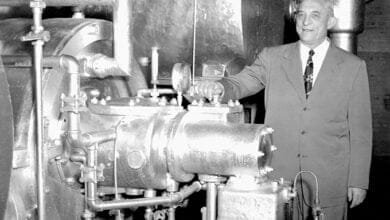 Willis Carrier next to his Air conditioner invention