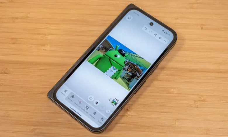 Smartphone screen showing Android mascot photo editing app with editing tools.