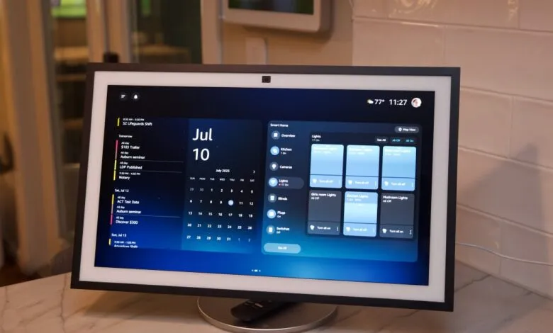Smart home display showing calendar and device controls.