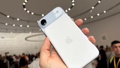 iPhone Air's Battery Pack: Surprisingly Slim, But Not Thinner Than the Phone Itself