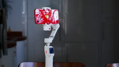 Hohem iSteady V3 Ultra: The Best Small Smartphone Stabilizer for Tracking