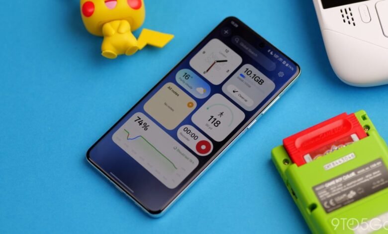 Smartphone displaying widgets including weather, notes, storage, and fitness tracker.