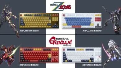 Gundam-themed mechanical keyboards with matching mobile suit designs.