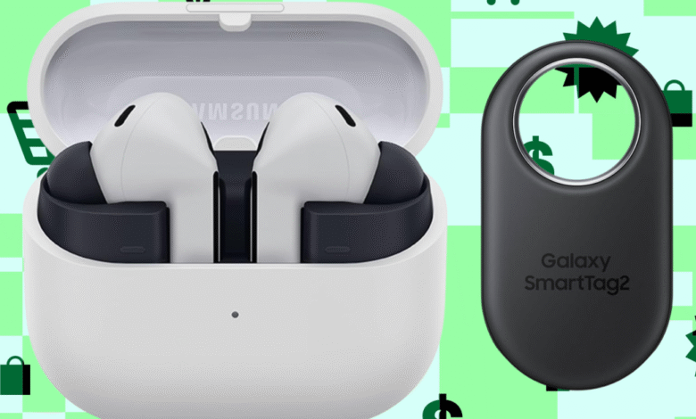 Samsung Galaxy Buds FE and SmartTag2: White earbuds in case, black SmartTag2 tracker.