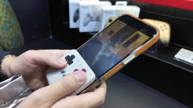 Turn Your Phone Into a Game Boy With GameSir's Clip-On Controller