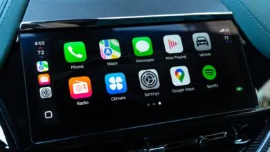 GM delays its CarPlay and Android Auto phase-out