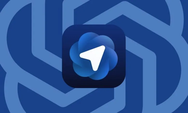 App icon with a white arrow inside a blue cloud-like shape, on a blue geometric background.