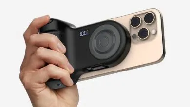 Belkin’s $80 Power Bank Doubles as a Smartphone Camera Grip