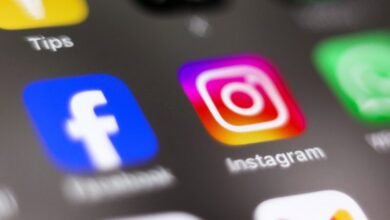 Close-up of Facebook and Instagram app icons on a smartphone screen.