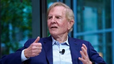 Ex-Apple CEO: Company Faces First Real Rival in Decades