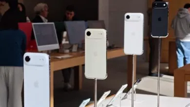 Apple’s $230 Knit iPhone Carrier Stirs Fan Debate