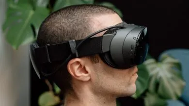 Steam Frame: Dual-Side Speakers for Immersive Vibration Cancellation