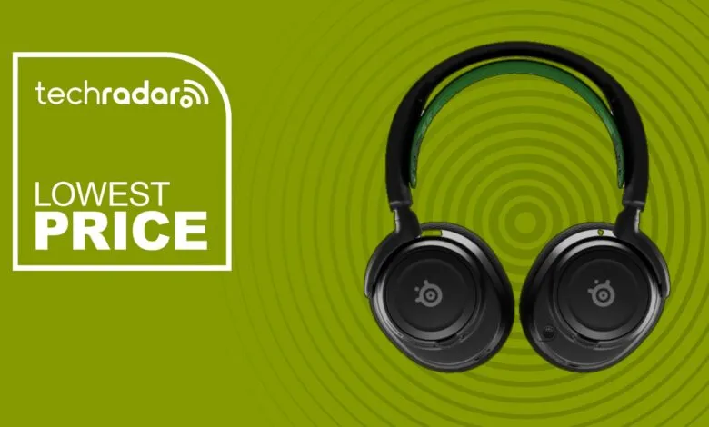 Black gaming headphones with green accents on a green concentric circle background.