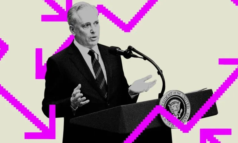 David Sacks speaks at podium with US Presidential seal, pink arrows.