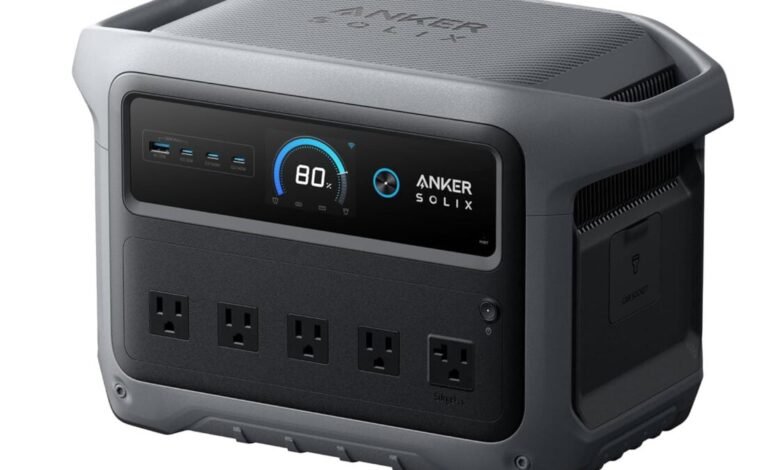 Anker SOLIX C1000 portable power station with 80% battery.