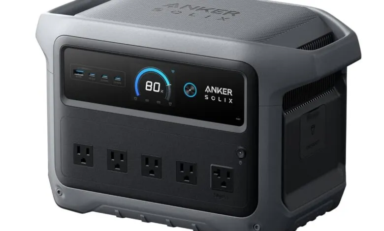 Anker SOLIX C1000 portable power station with 80% battery.