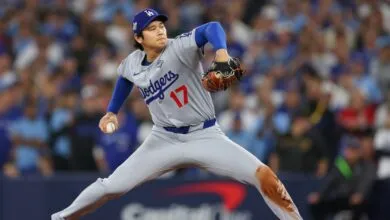 Shohei Ohtani pitching for the Dodgers, wearing number 17.