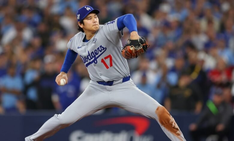 Shohei Ohtani pitching for the Dodgers, wearing number 17.