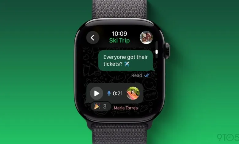 Apple Watch displaying a WhatsApp conversation about a ski trip.
