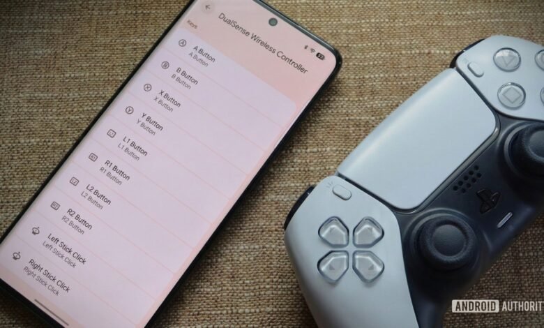 Android phone displays DualSense controller remapping options next to the controller.
