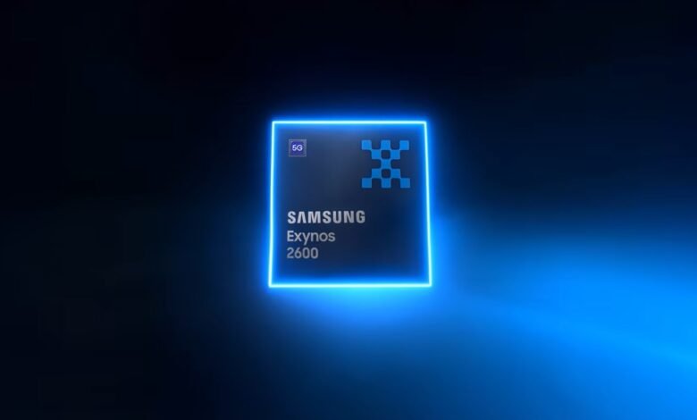 Samsung Exynos 2600 chip with glowing blue square outline.