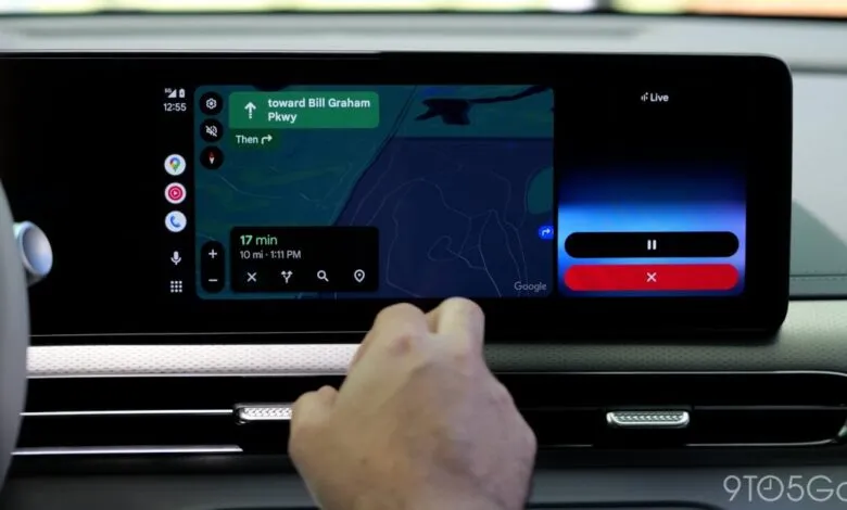 Android Auto display showing navigation and live sidebar with pause/cancel buttons.