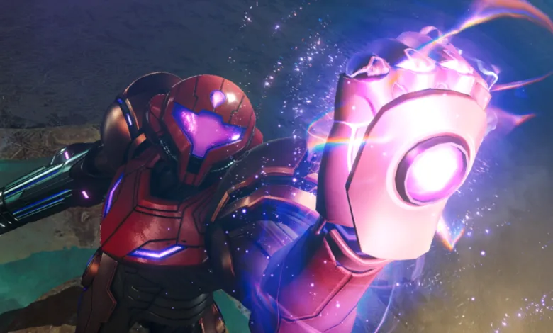 Samus Aran in Varia Suit, arm cannon glowing with energy.