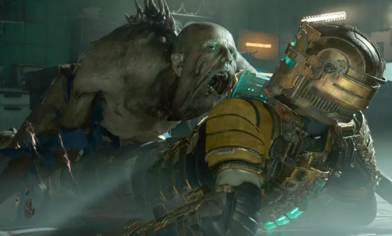 Isaac Clarke battles a Necromorph in Dead Space remake.