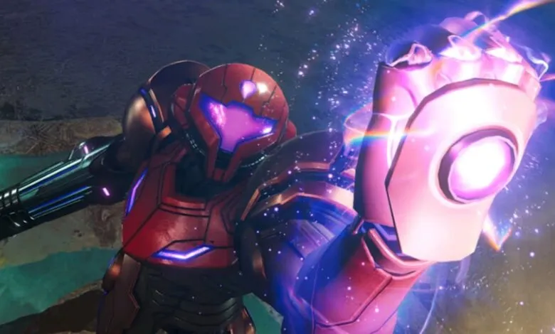 Samus Aran in Varia Suit, arm cannon charged with energy.