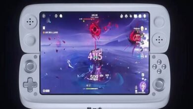 World's First Folding Screen Gaming Handheld: OneXSugar Wallet