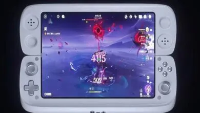 World’s First Folding Screen Gaming Handheld: OneXSugar Wallet