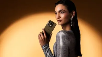 Motorola Unveils Its First ‘Signature’ Smartphone