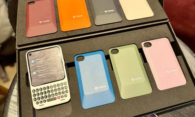 Clicks Creator Kit: iPhone keyboard case with multiple color backplates.