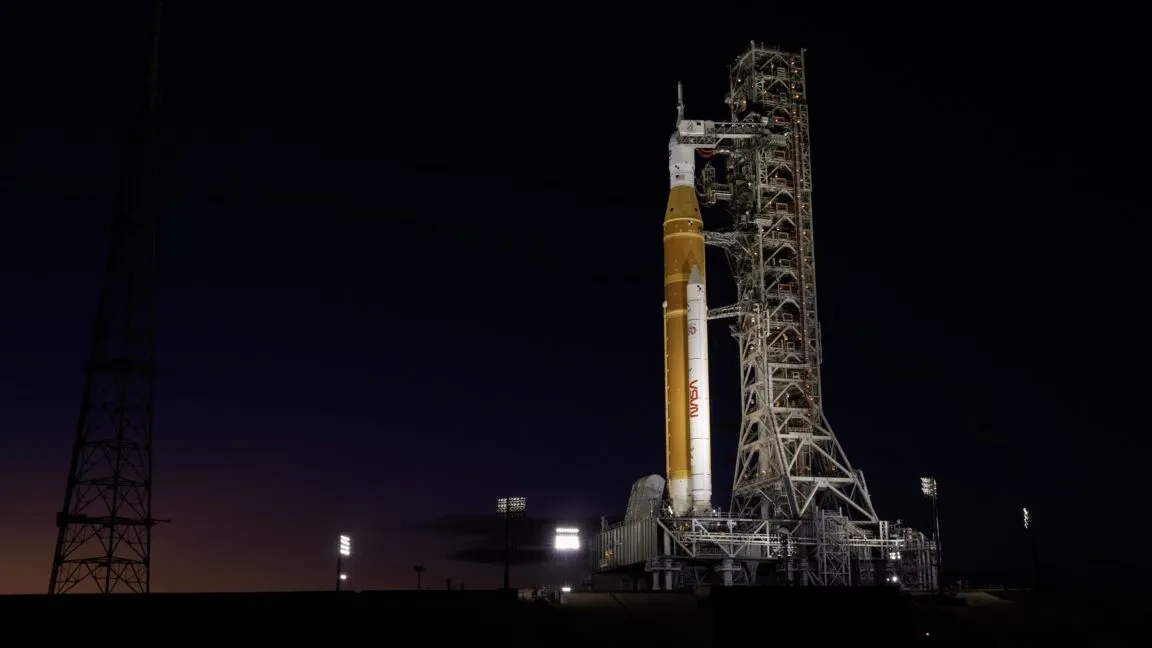 SLS rocket and Orion spacecraft stand tall at Launch Complex 39B.