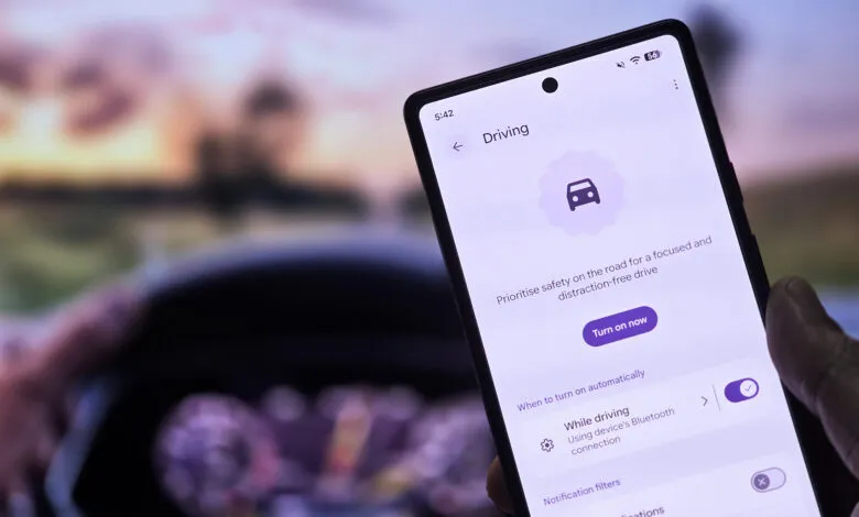 Smartphone displays 'Driving' mode settings for distraction-free driving.