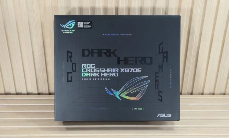 Box for ASUS ROG Crosshair X870E Dark Hero gaming motherboard.