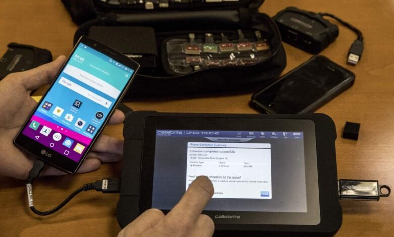 Cellebrite UFED Touch2 device extracting data from an LG smartphone.