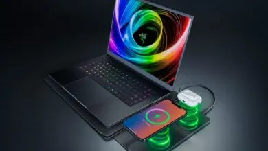 Razer’s Laptop Sleeve Wirelessly Charges Your Devices