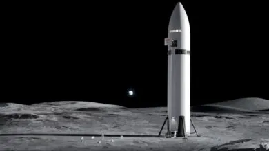 NASA, SpaceX Clash Over Moon Lander Manual Controls