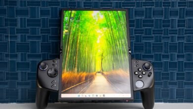 Foldable Screen Windows Gaming Handheld Unveiled