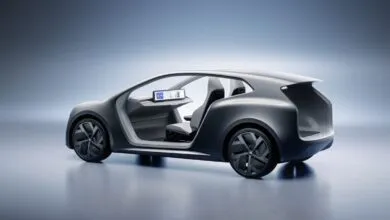 Lucid Unveils ‘Lunar’ Robotaxi Concept