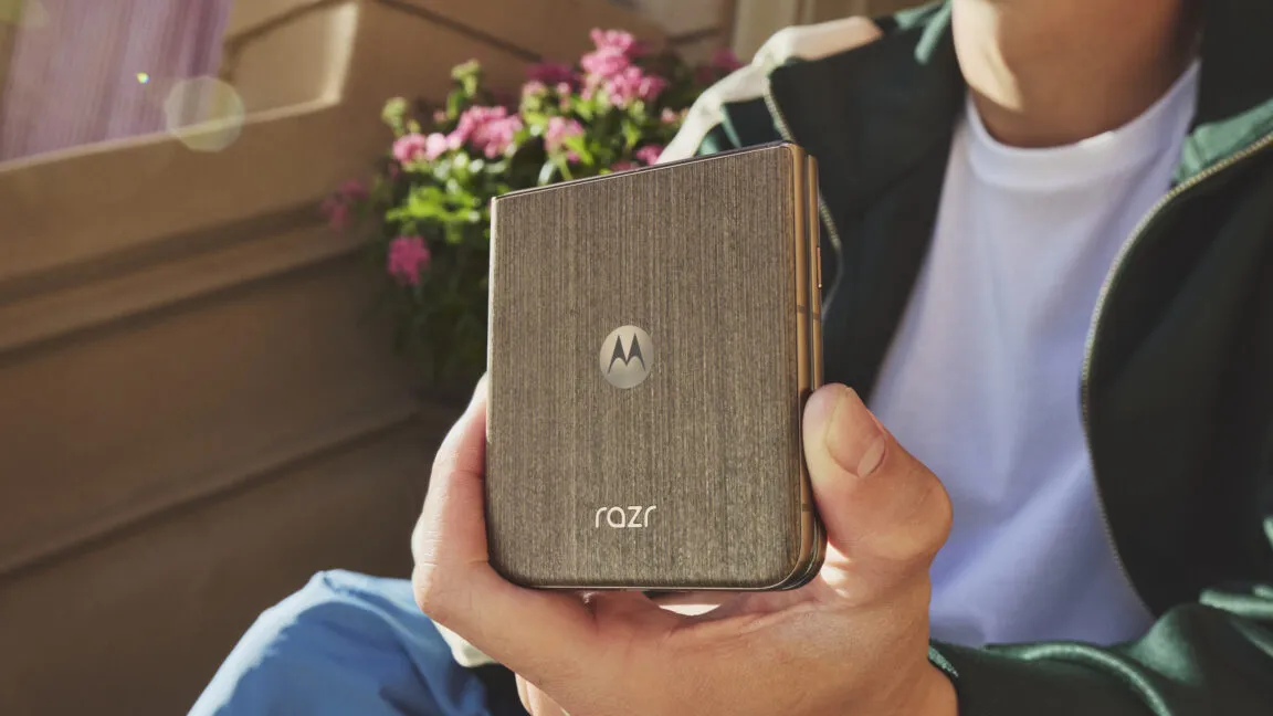 Motorola 2026 Razr lineup brings modest upgrades, higher prices ...