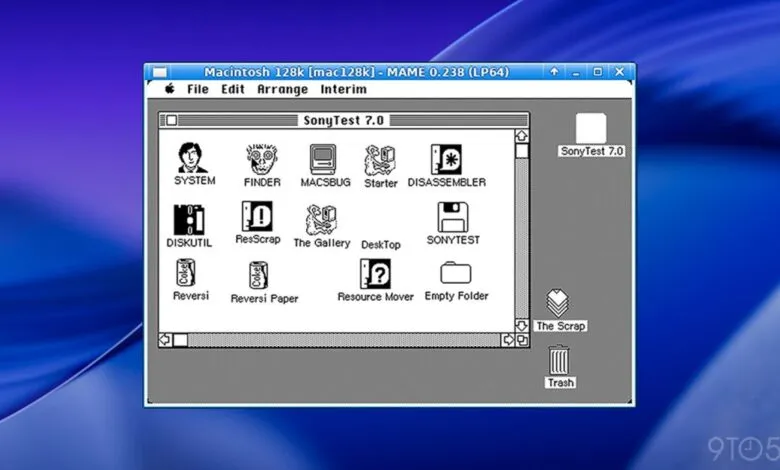 Vintage Macintosh 128k desktop interface running in MAME emulator.