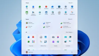 Windows 11 start menu showing pinned and recent apps, and user profile.