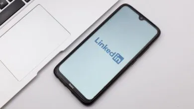 LinkedIn adds report button for AI-generated content