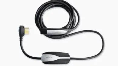 Tesla Issues Rare Update for Mobile Connectors