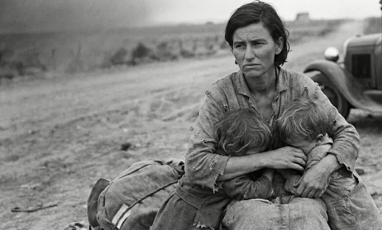 Migrant Mother, Florence Owens Thompson, with her children during the Great Depression.