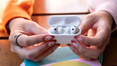 Apple’s AI AirPods with cameras near production
