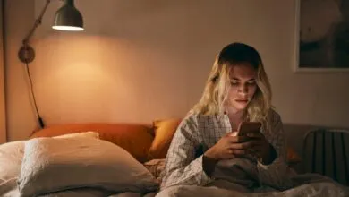Gen Z trades smartphones for 'dumb' phones to break social media habit
