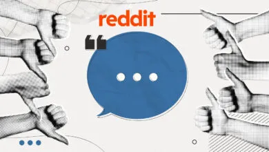 Reddit logo above a blue speech bubble flanked by halftone hands giving thumbs up and thumbs down.